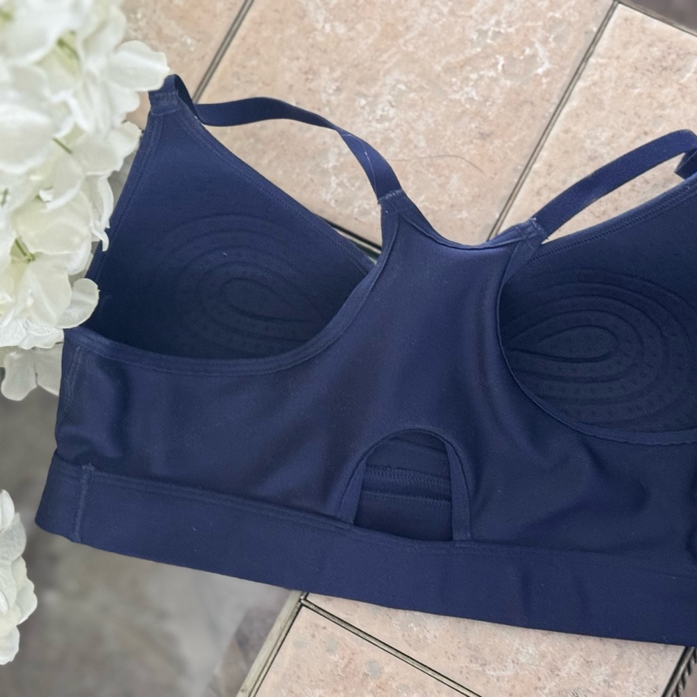 Under Armour Blue Sports Bra with Adjustable Straps - Picture 2 of 3